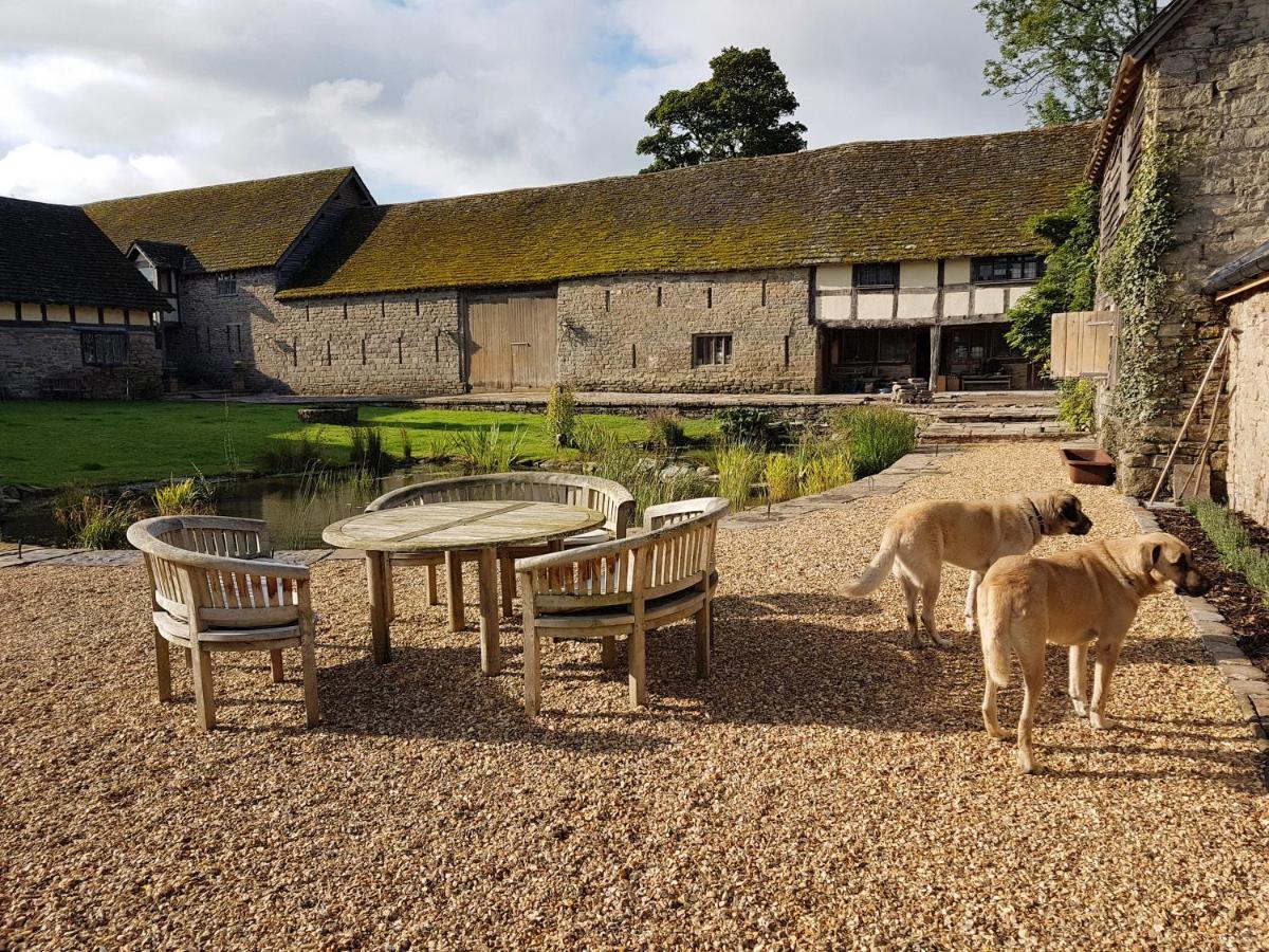 The Threshing Barn At Penrhos Court Vila Kington  Exterior foto